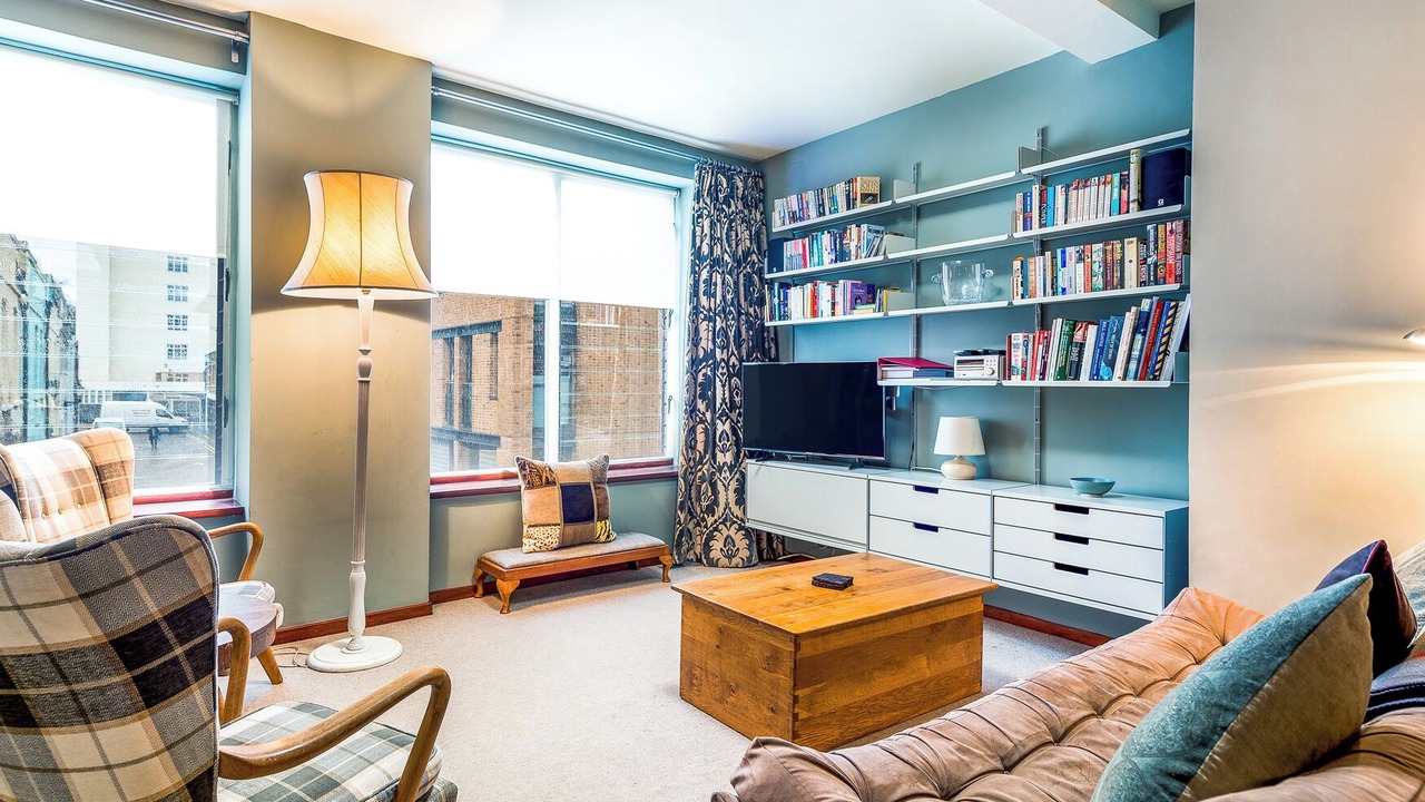 Photo of Livingroom in Brompton & Hans Town