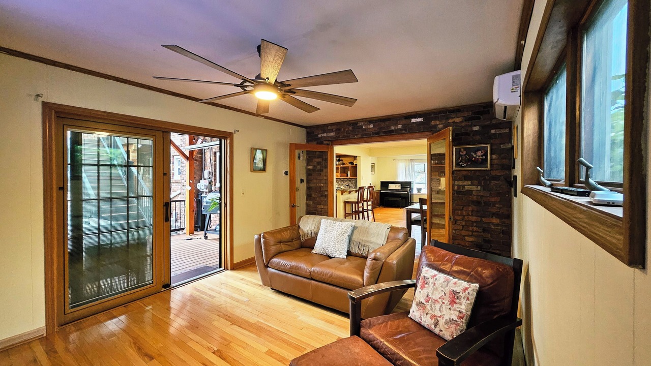 Photo of Livingroom in Buckingham Lake - Crestwood