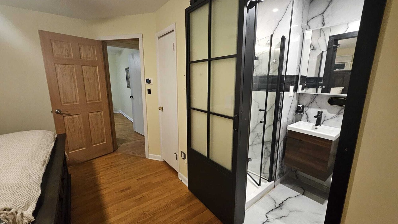 Photo of Bedroom in Buckingham Lake - Crestwood
