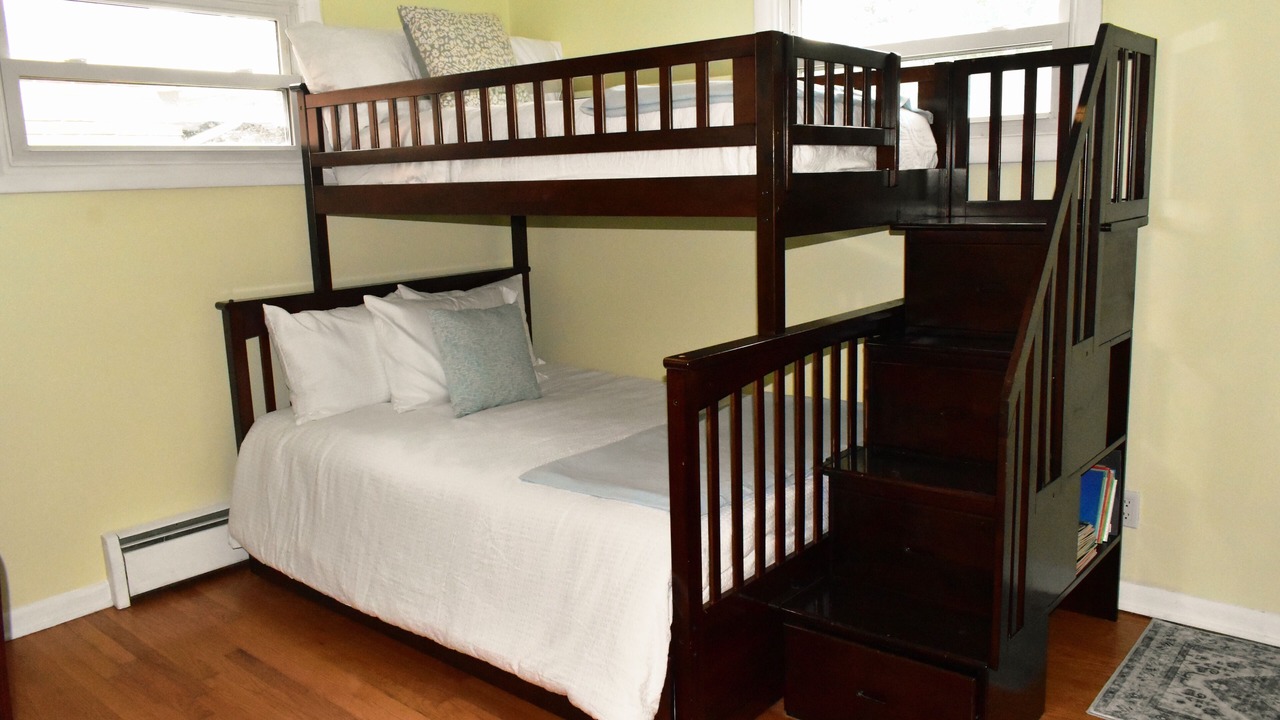 Photo of Bedroom in Buckingham Lake - Crestwood
