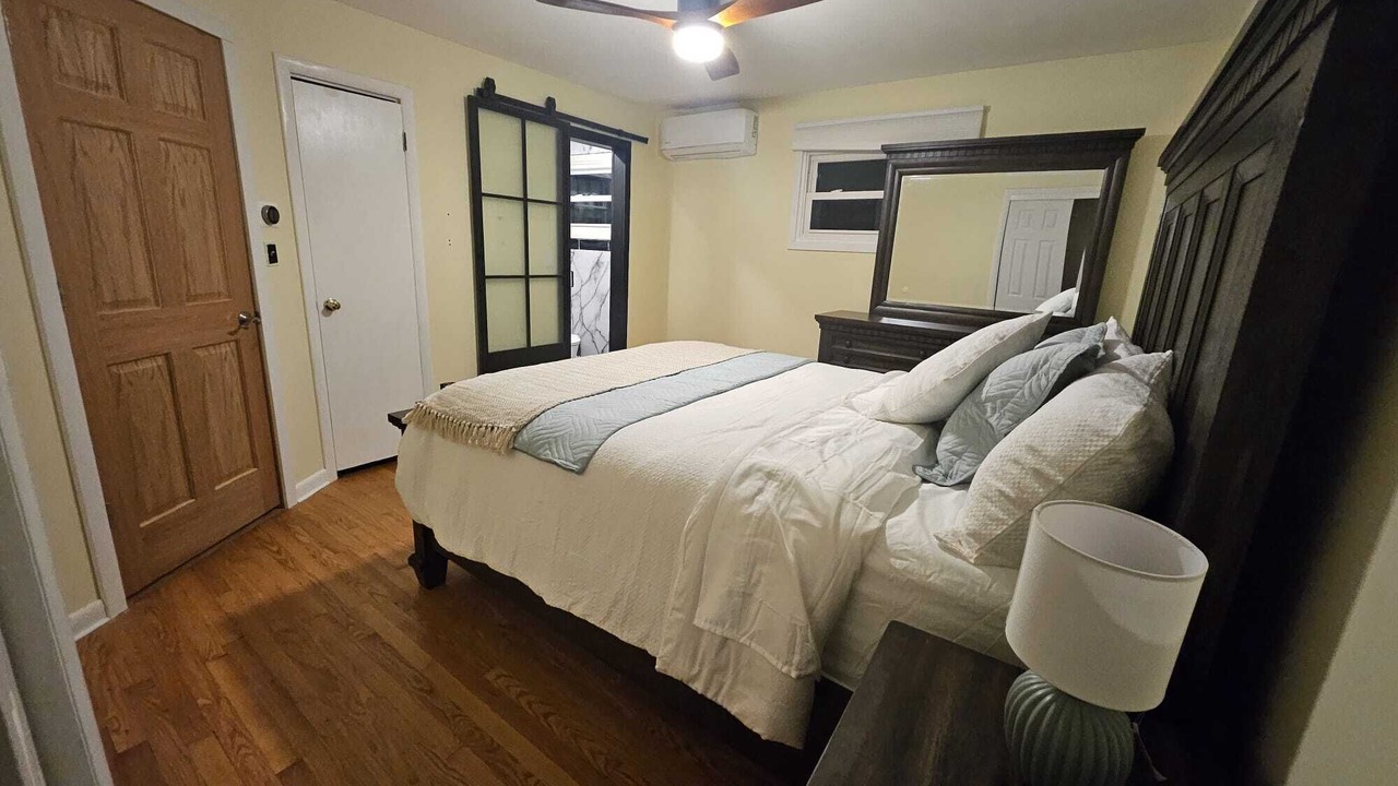 Photo of Bedroom in Buckingham Lake - Crestwood