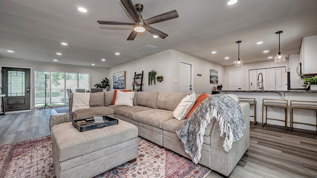 Photo of Livingroom in South Tulsa