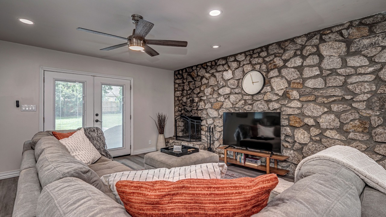 Photo of Livingroom in South Tulsa