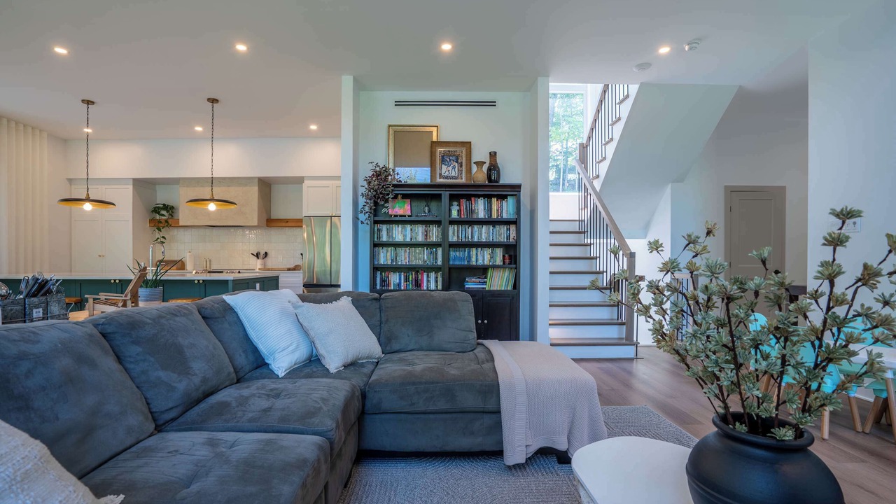 Photo of Livingroom in Chertsey