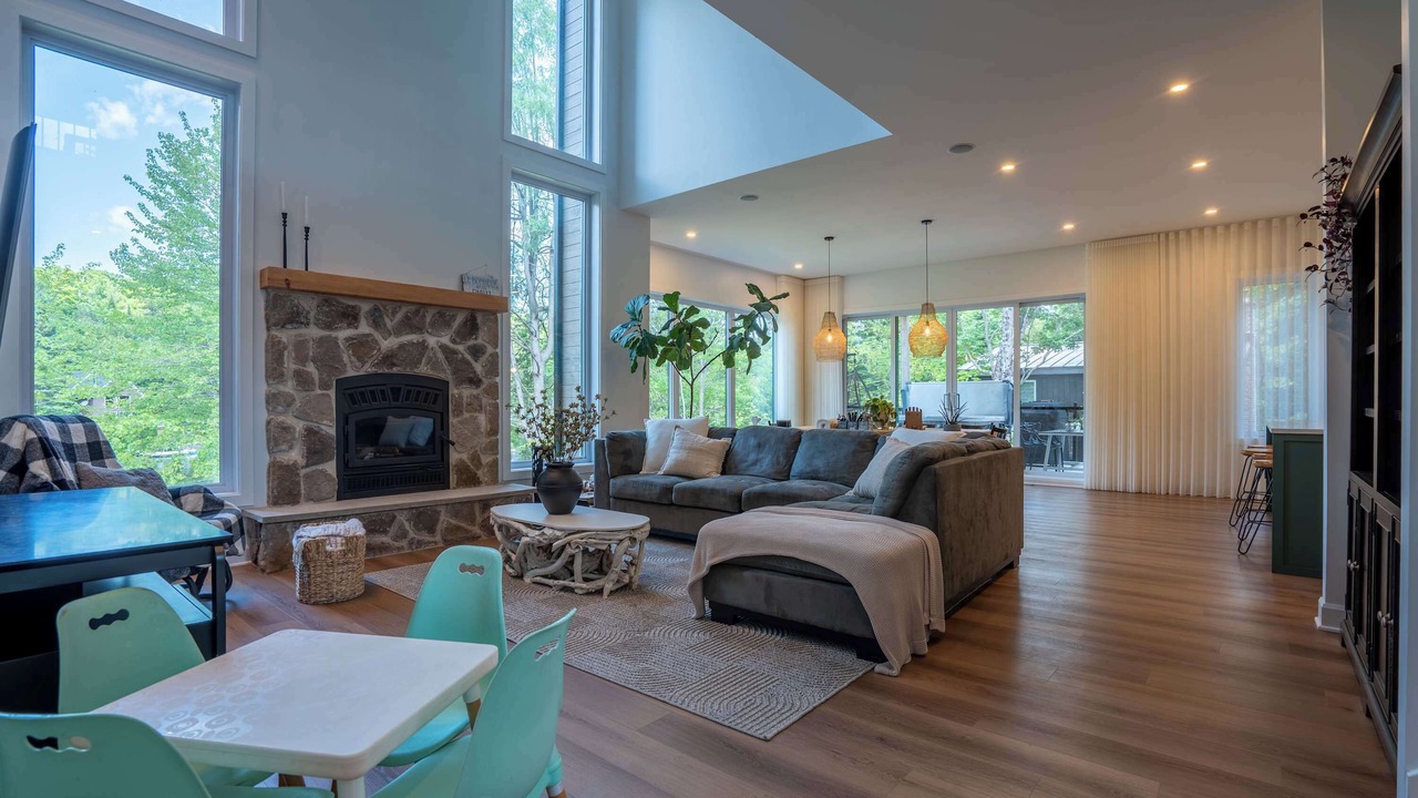 Photo of Livingroom in Chertsey