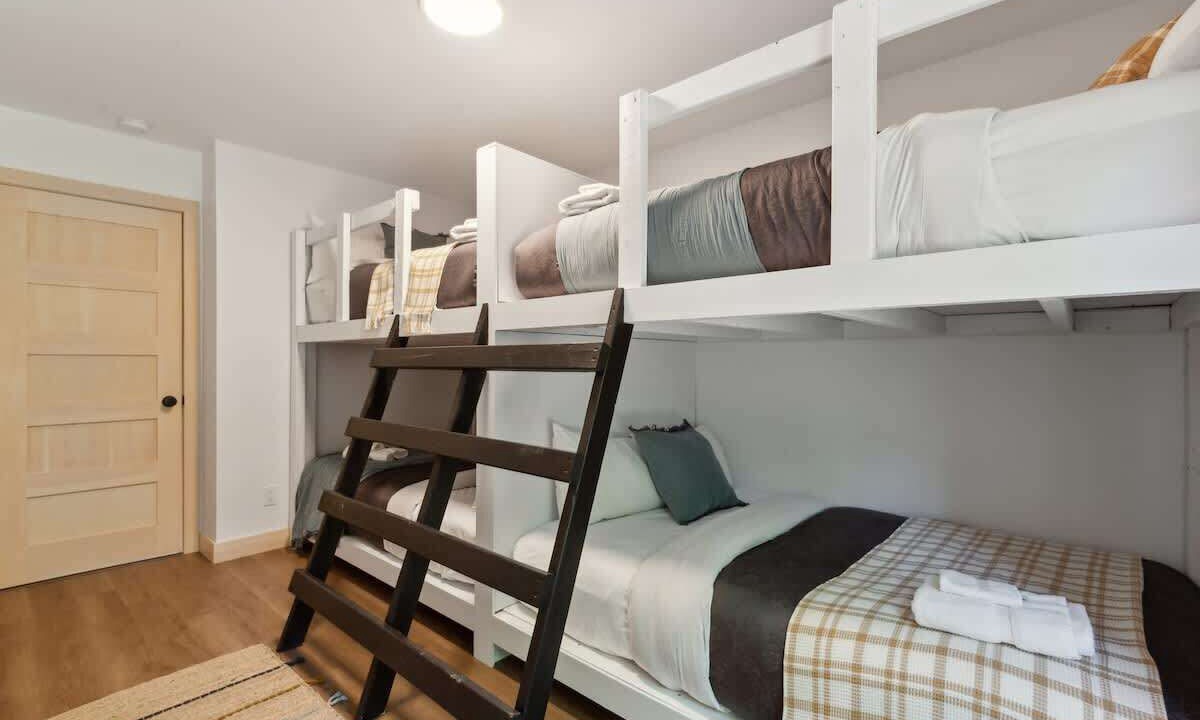 Photo of Bedroom in Petite-Riviere-Saint-Francois