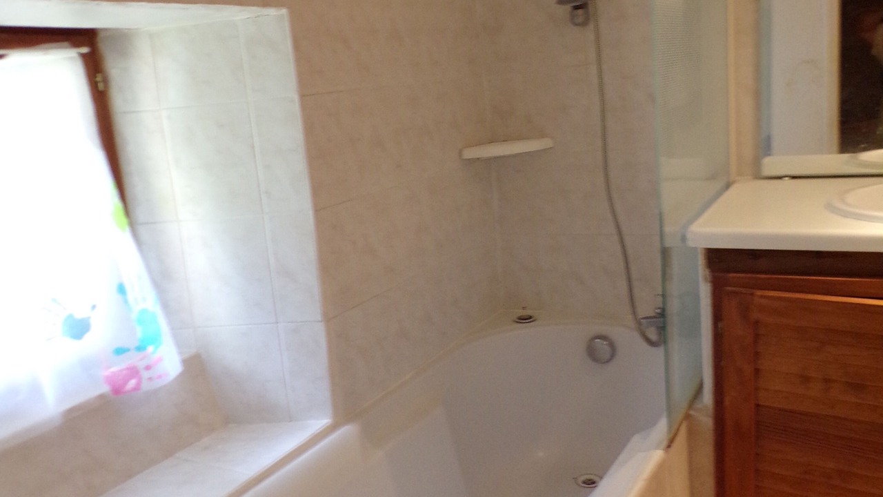 Photo of Bathroom in Montrodat