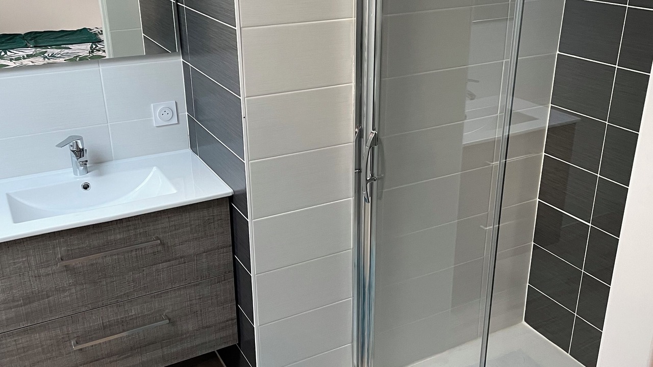 Photo of Bathroom in Hillion