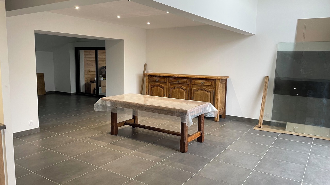 Photo of Others in Hillion