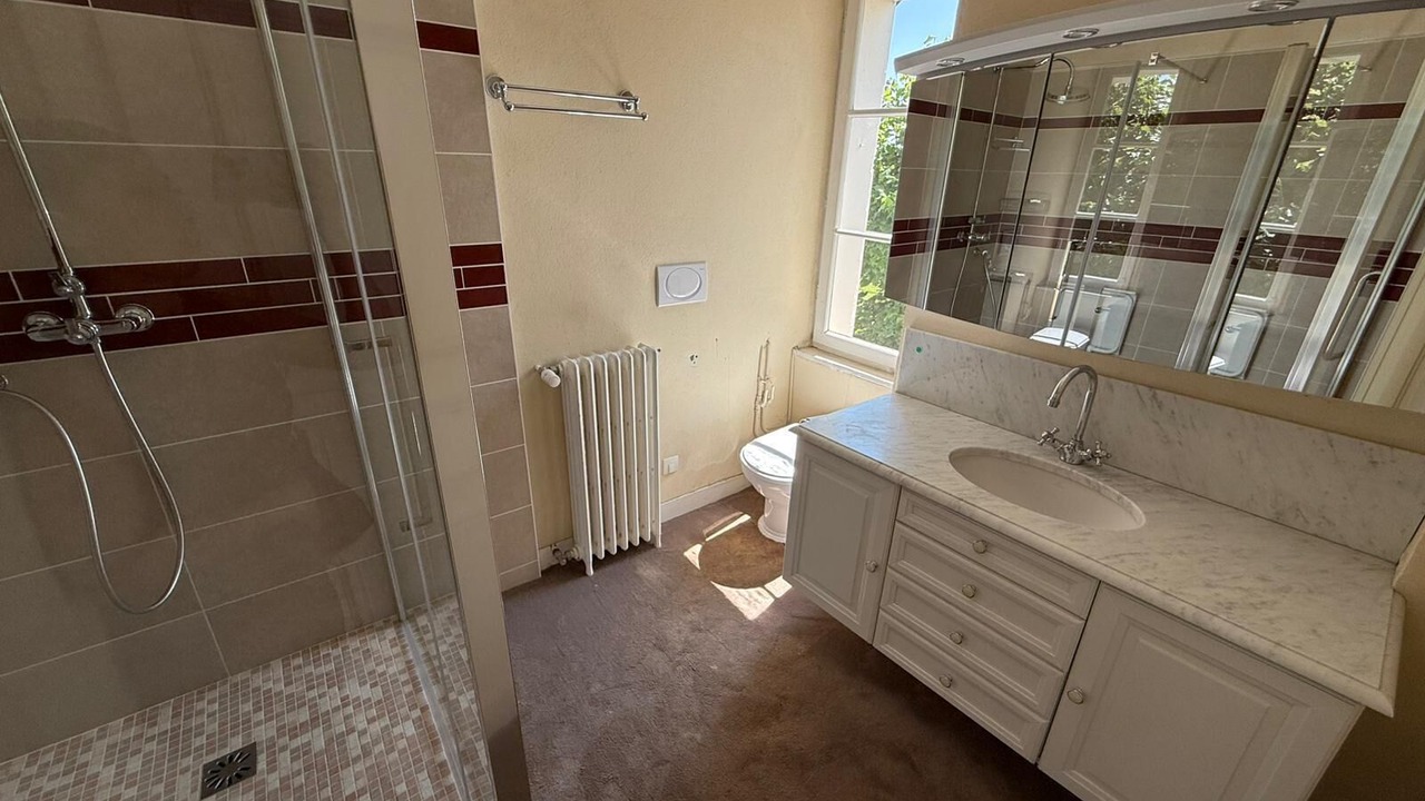 Photo of Bathroom in Bennecourt