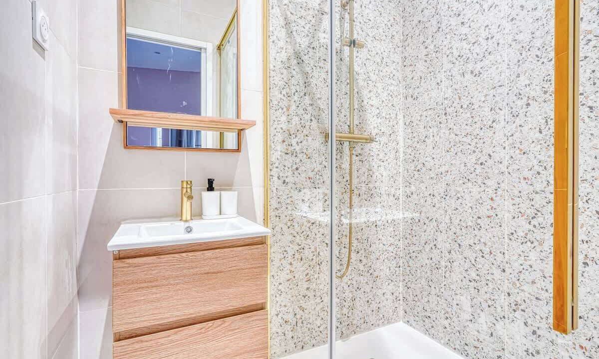 Photo of Bathroom in Quartier de la Plaine-de-Monceaux