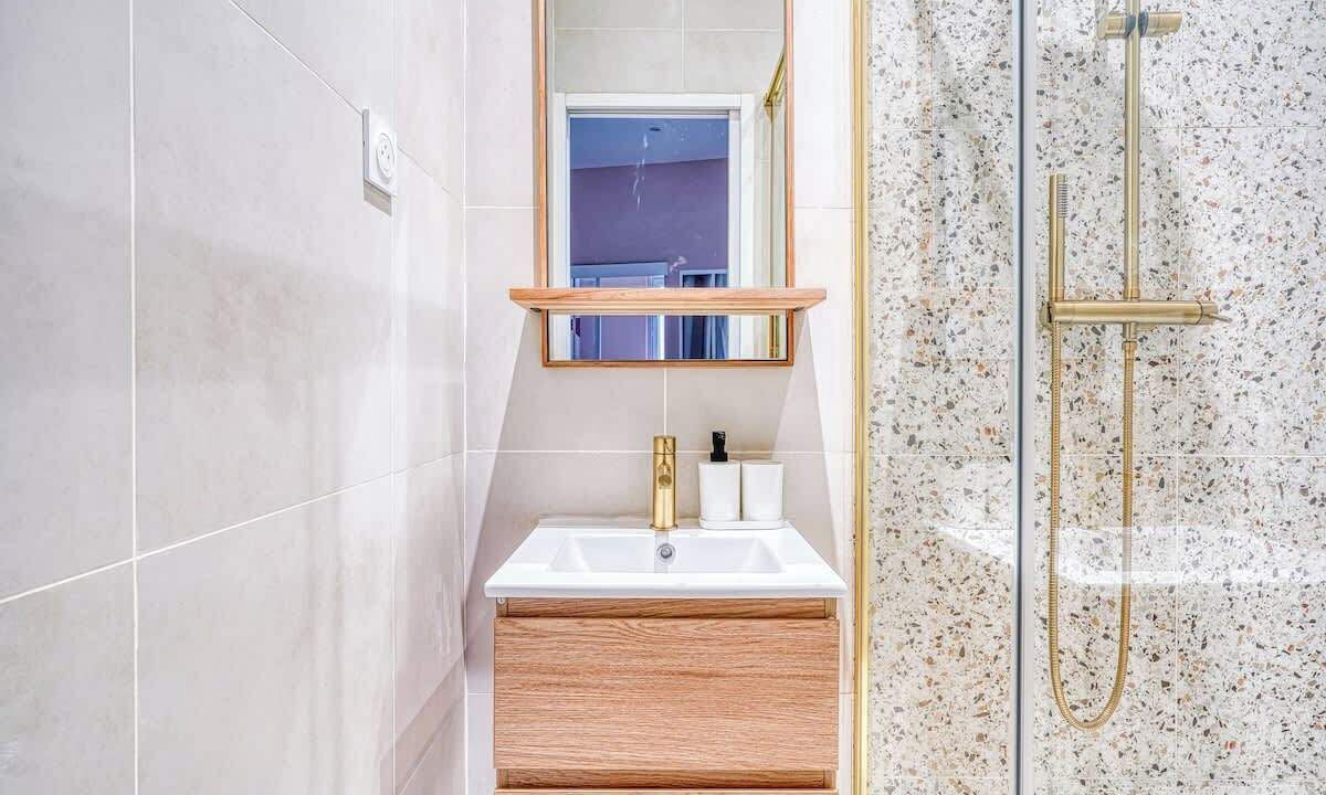 Photo of Bathroom in Quartier de la Plaine-de-Monceaux