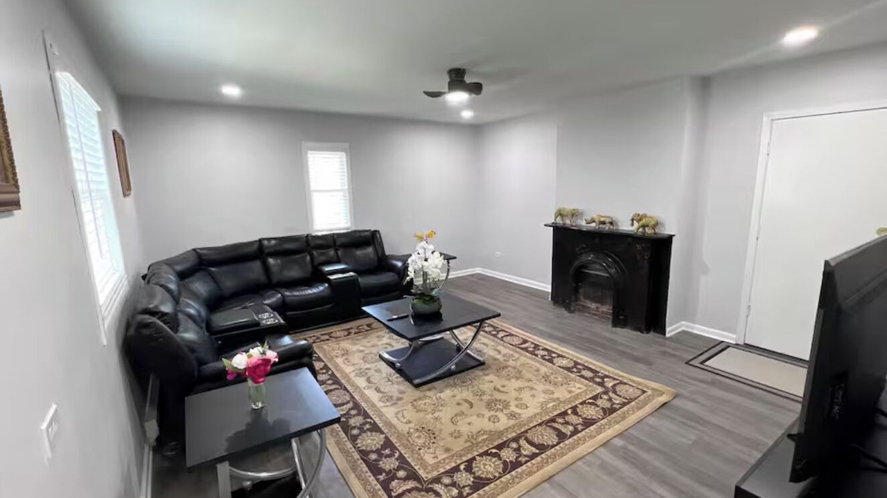 Photo of Livingroom in Waukegan