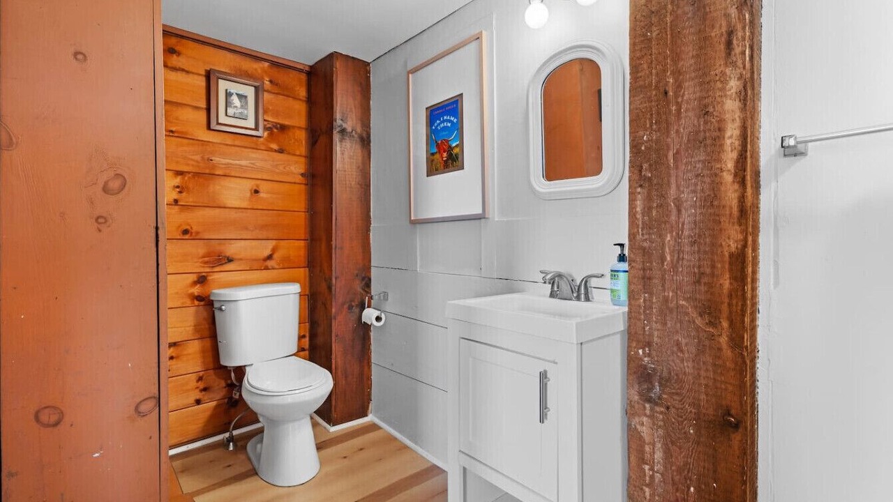 Photo of Bathroom in Loudon