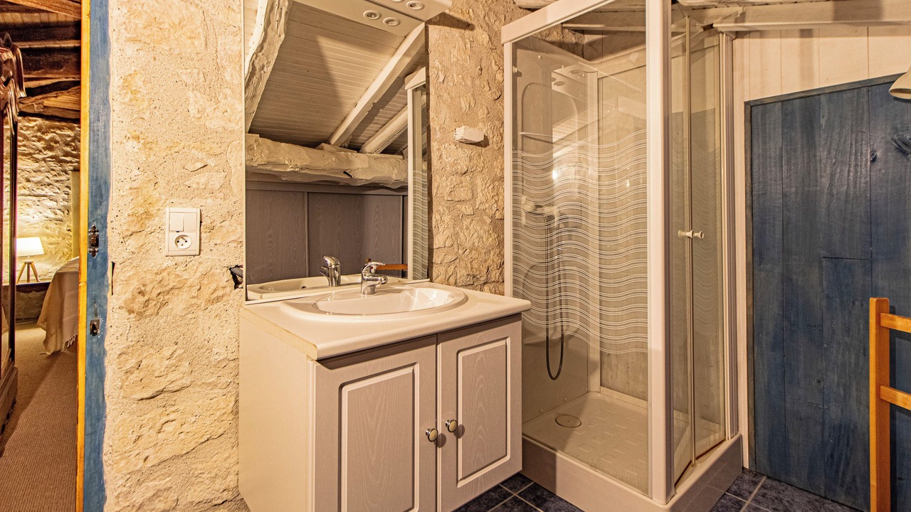 Photo of Bathroom in Montaigu-de-Quercy