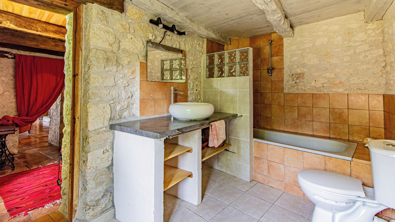 Photo of Bathroom in Montaigu-de-Quercy