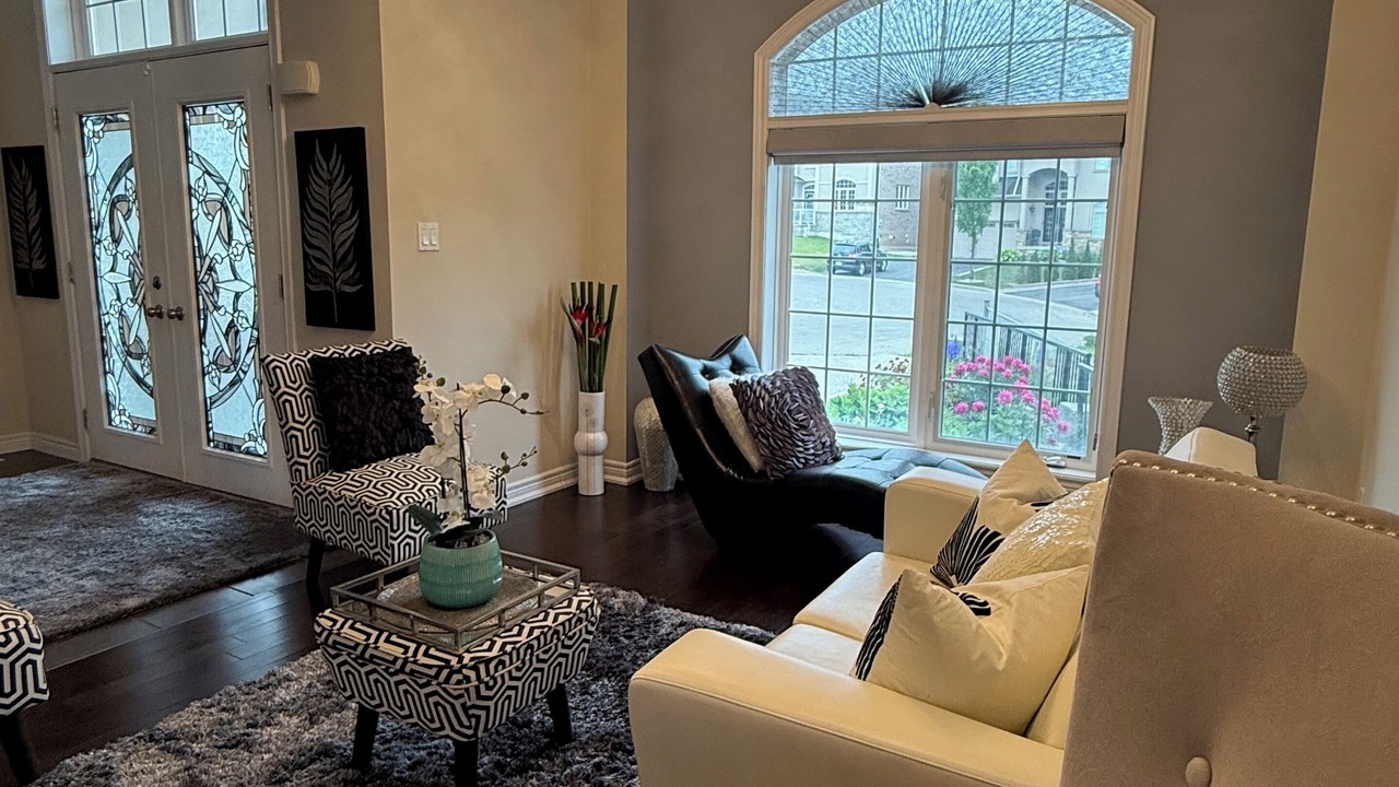 Photo of Livingroom in Hamilton
