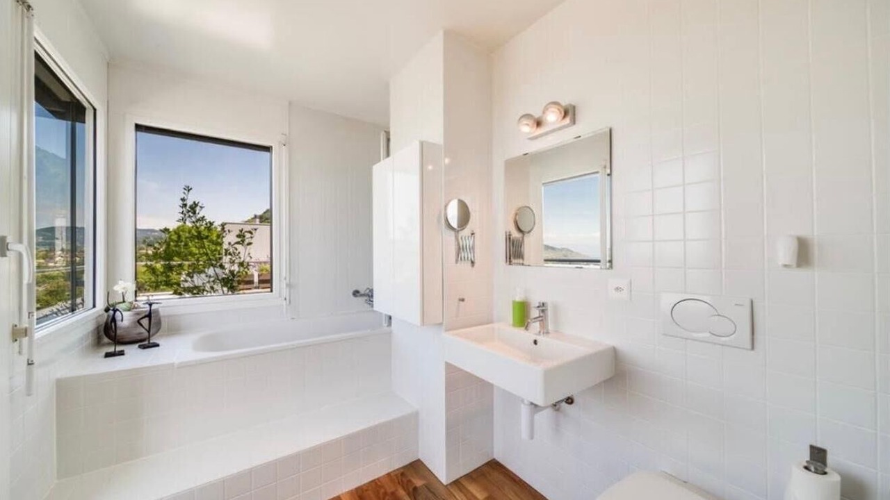 Photo of Bathroom in Montreux