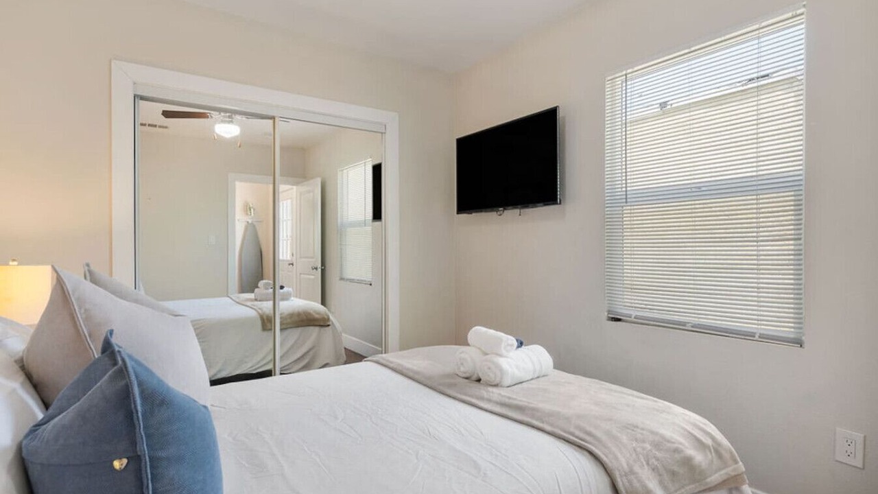 Photo of Bedroom in North Long Beach