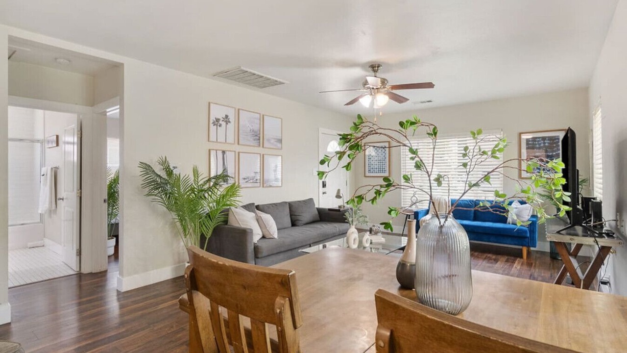 Photo of Livingroom in North Long Beach