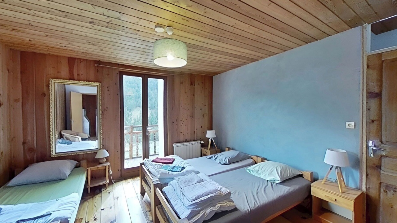 Photo of Bedroom in Molines-en-Queyras