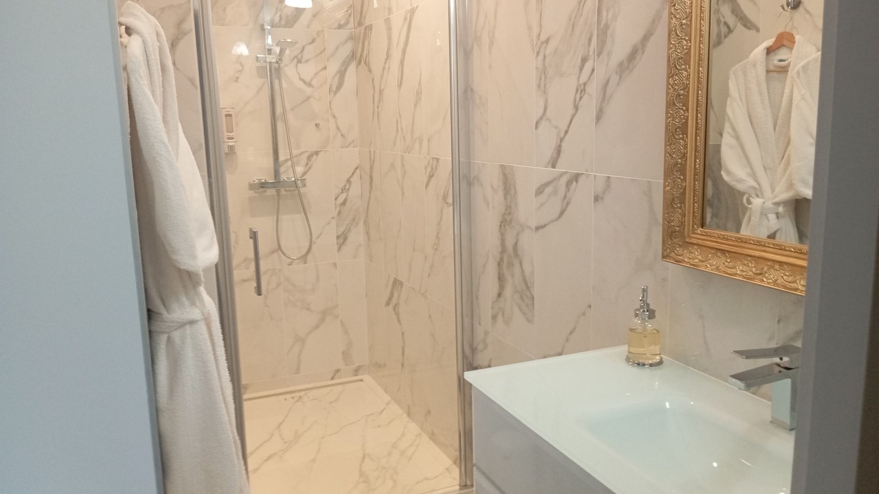 Photo of Bathroom in Bourgueil