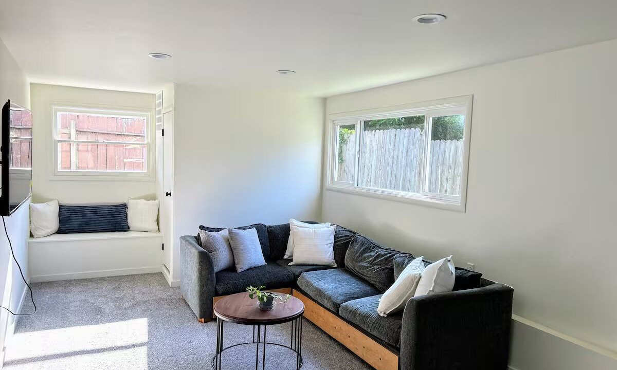 Photo of Livingroom in Eureka