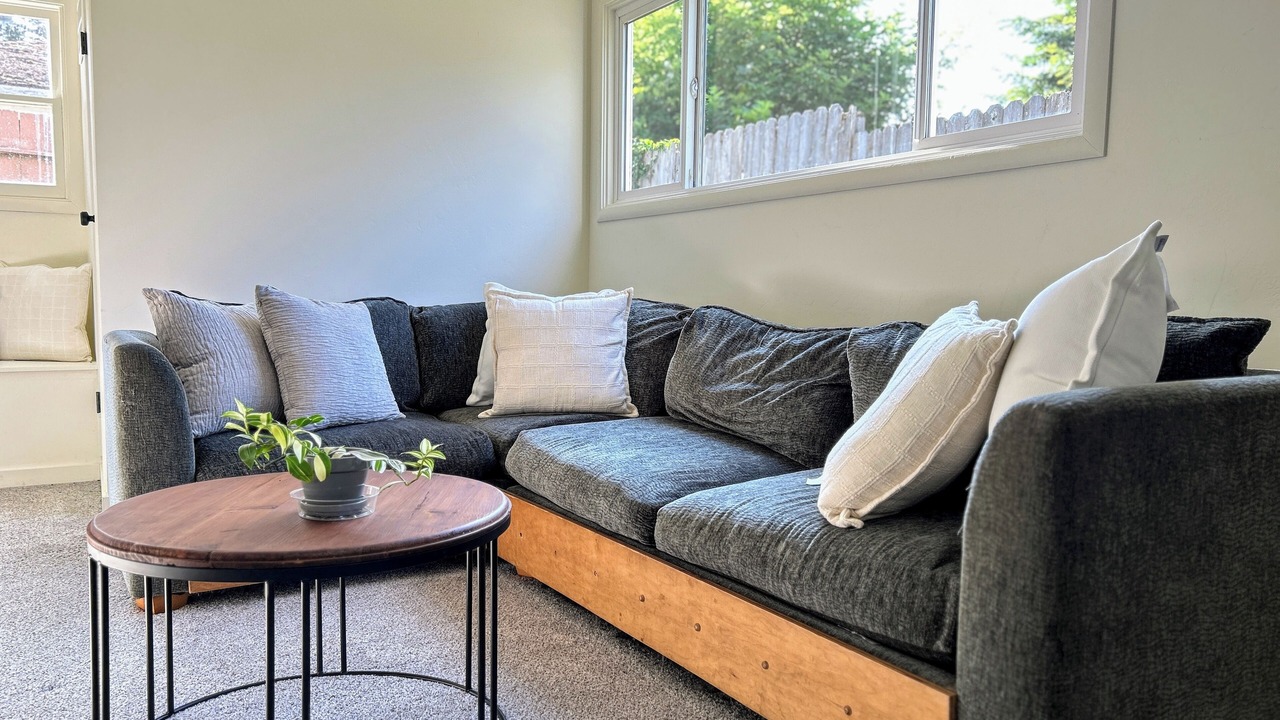 Photo of Livingroom in Eureka