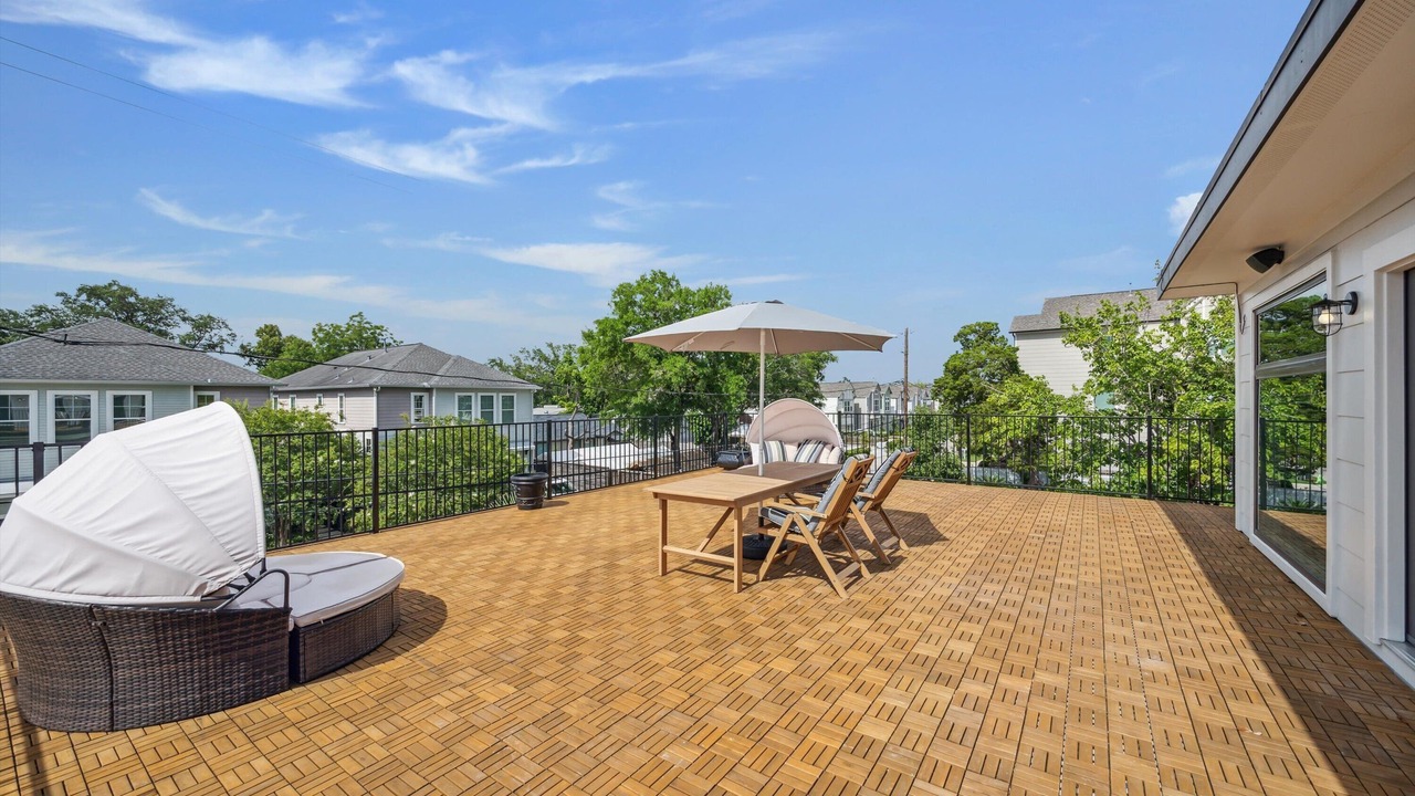 Photo of Outdoor in Garden Oaks