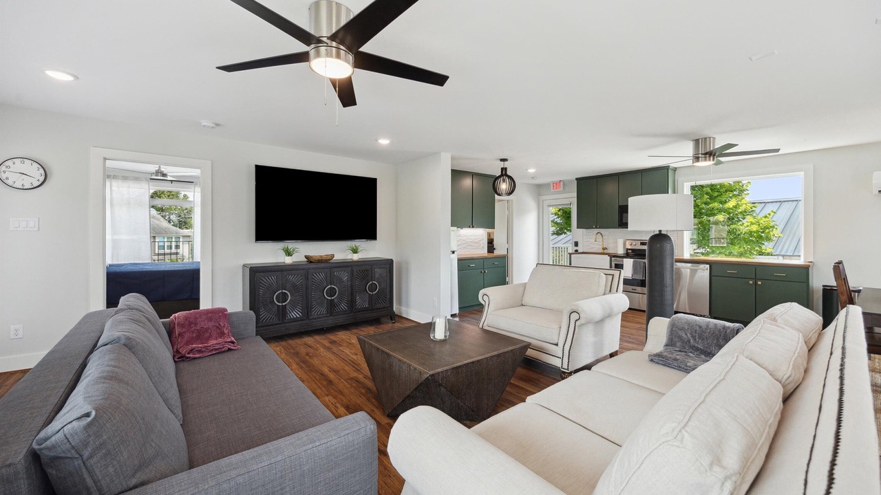 Photo of Livingroom in Garden Oaks