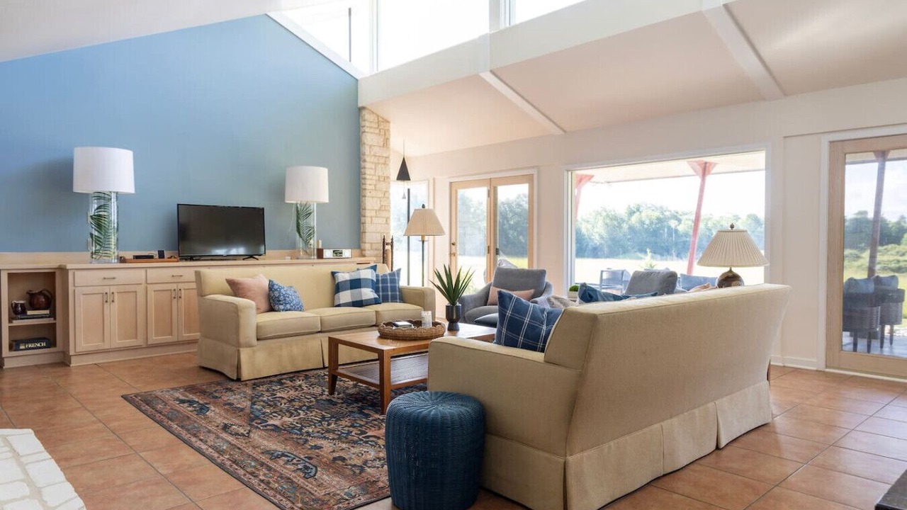Photo of Livingroom in Carmine