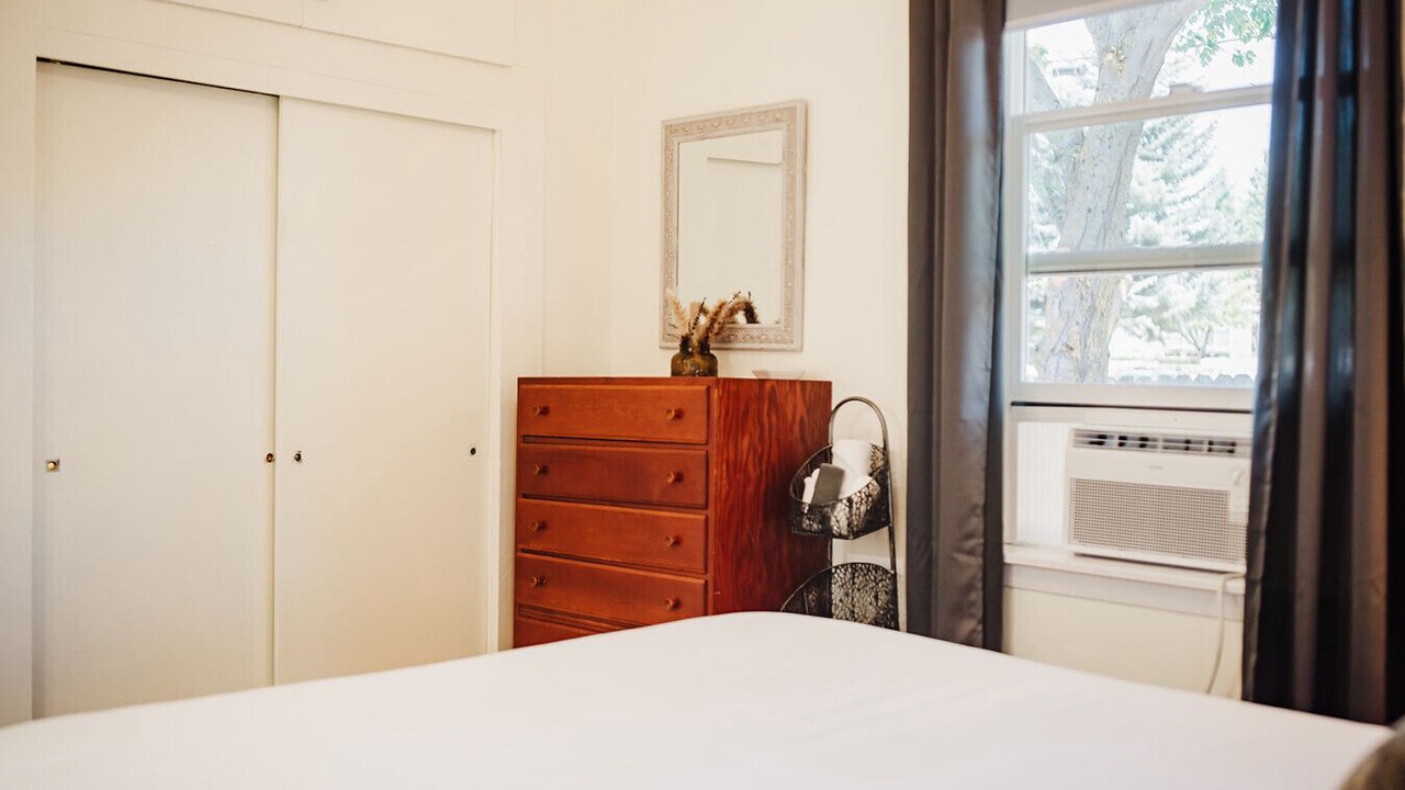 Photo of Bedroom in Altamont