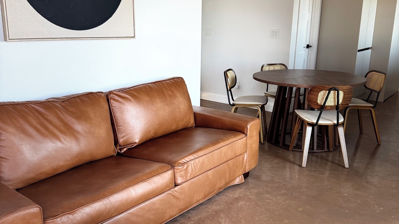 Photo of Livingroom in Near East Side