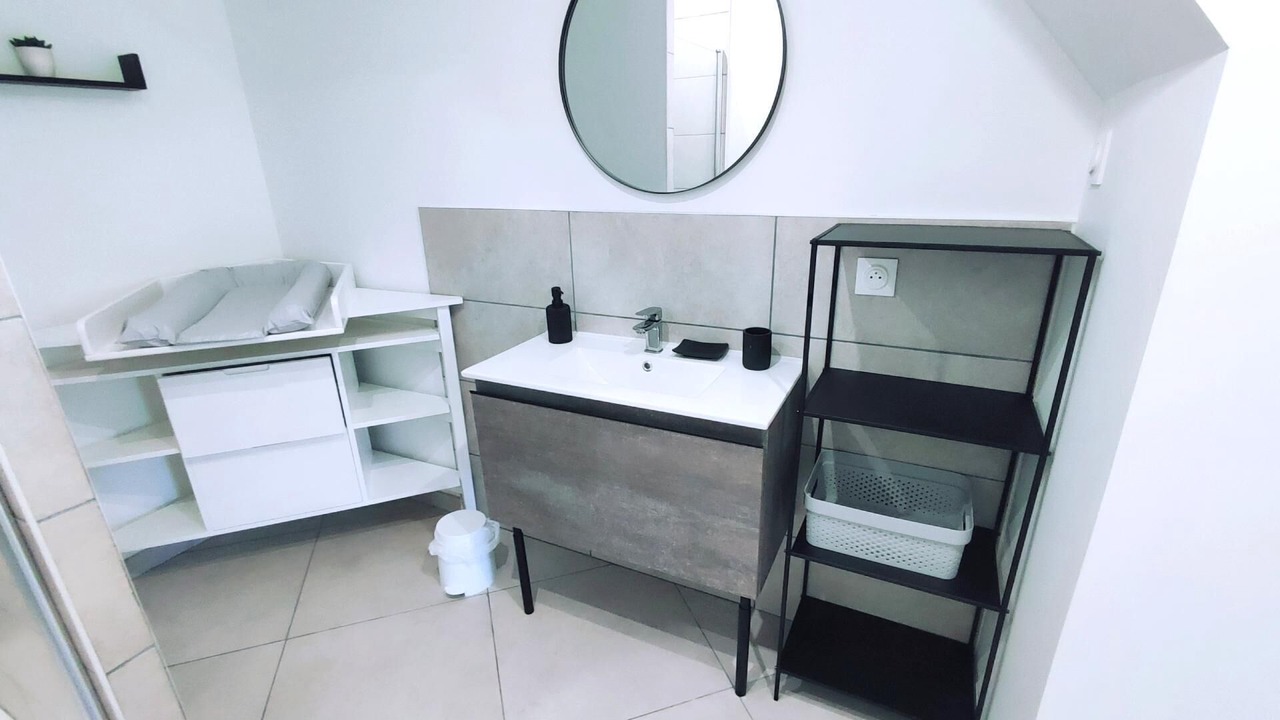 Photo of Bathroom in Damouzy