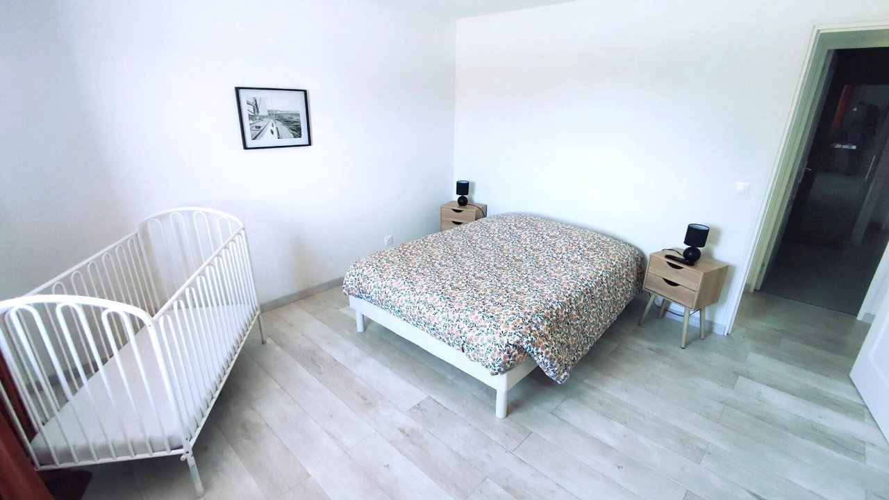 Photo of Bedroom in Damouzy