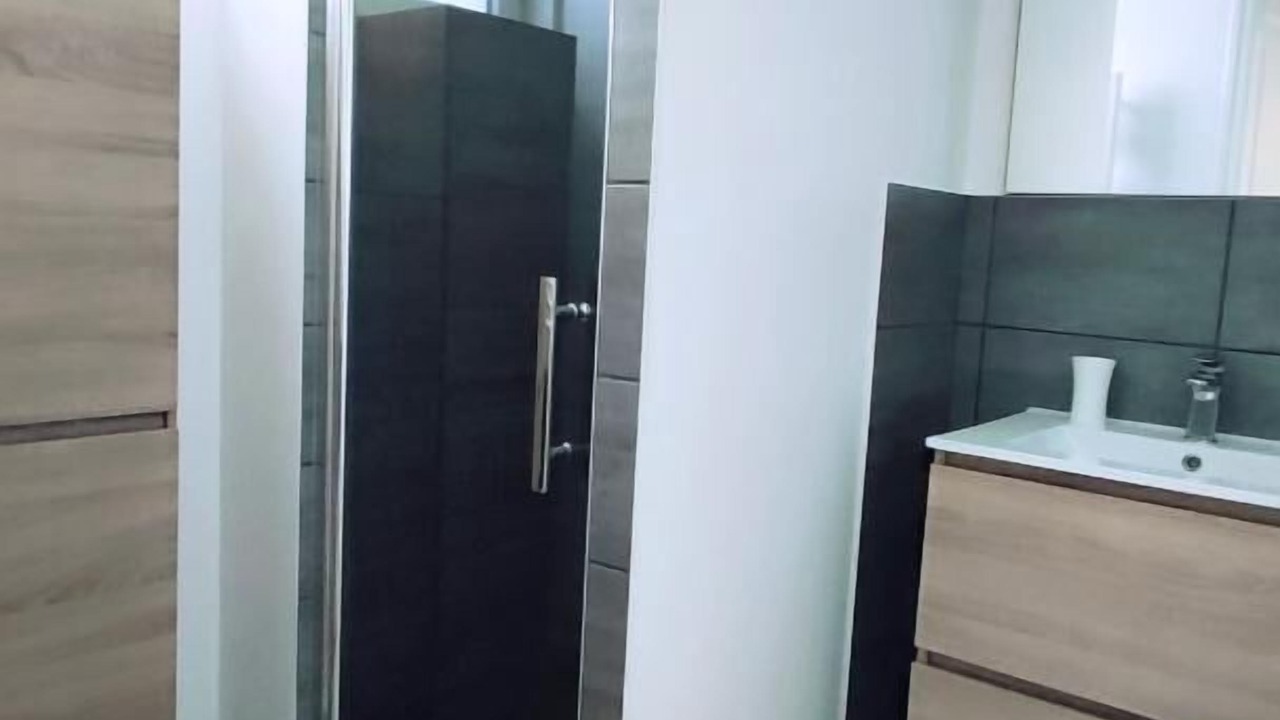 Photo of Bathroom in Damouzy