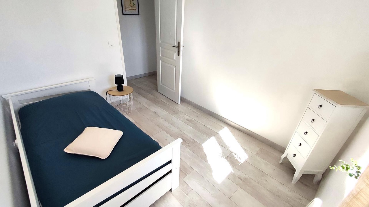 Photo of Bedroom in Damouzy