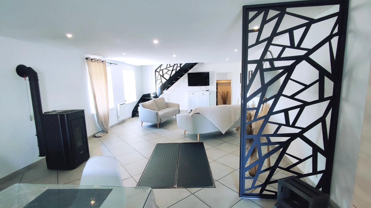 Photo of Livingroom in Sury