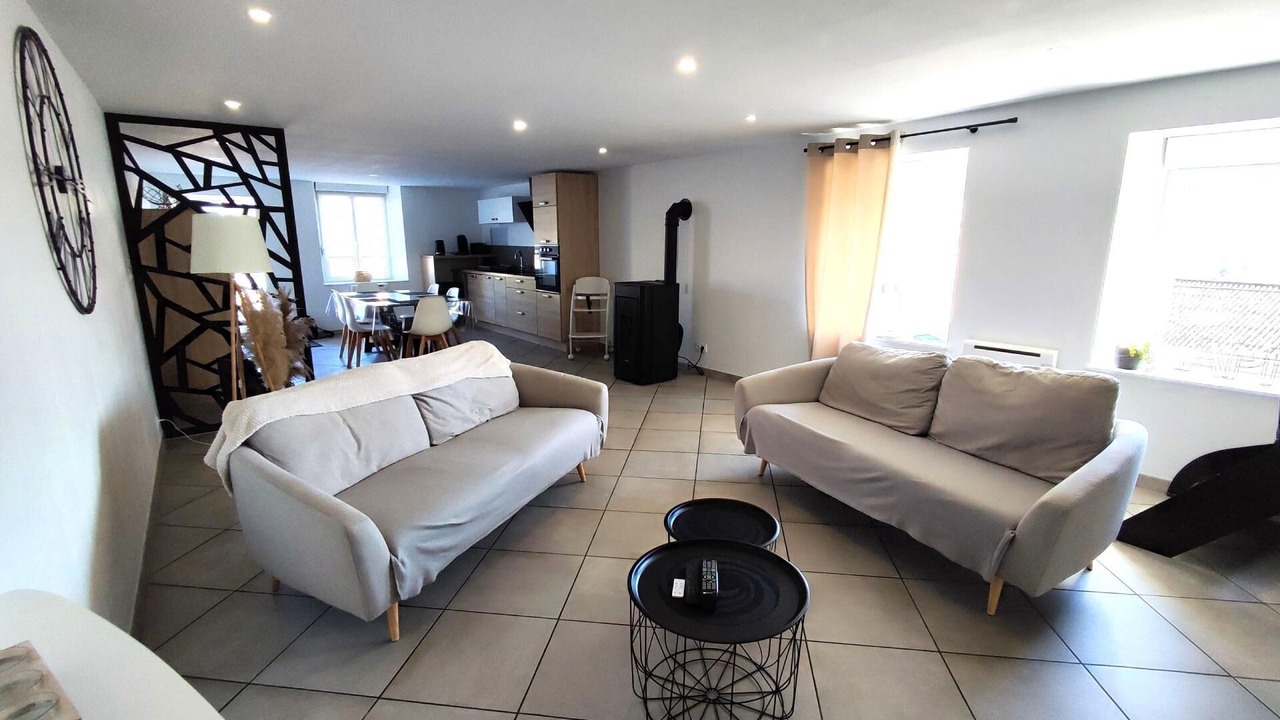 Photo of Livingroom in Sury