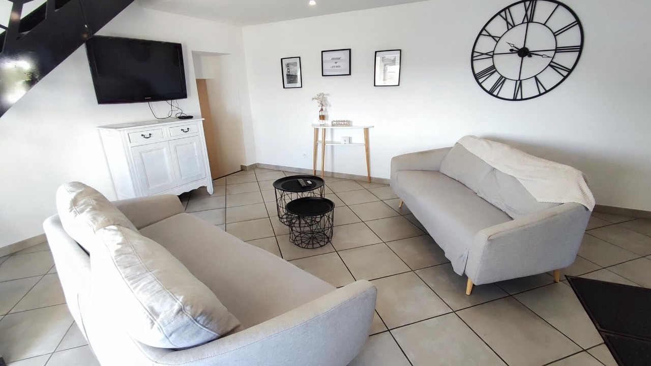 Photo of Livingroom in Sury