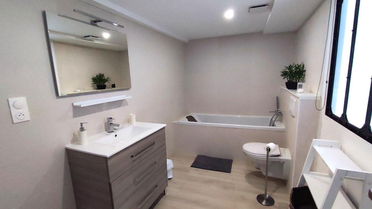 Photo of Bathroom in Sury