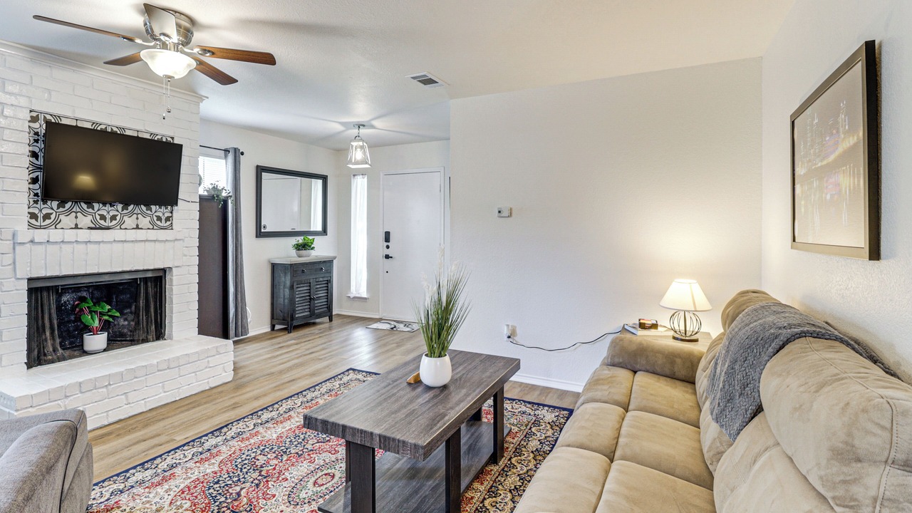 Photo of Livingroom in West Arlington