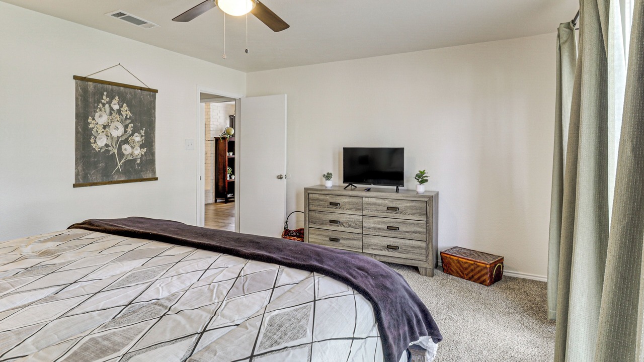 Photo of Bedroom in West Arlington