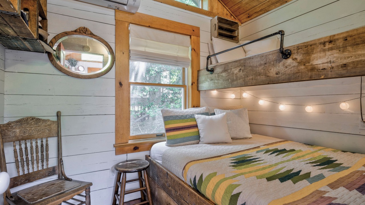 Photo of Bedroom in Ocean Bay Park