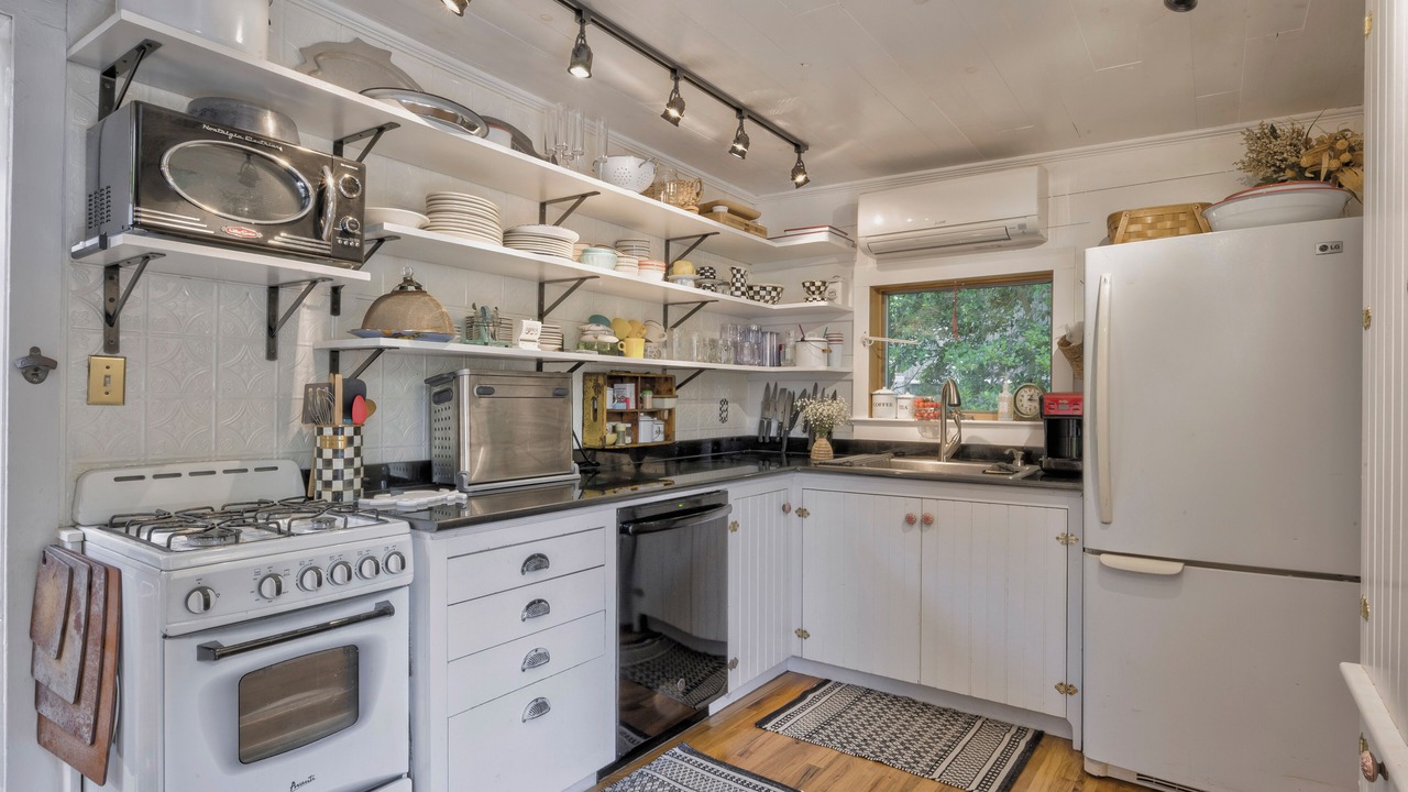 Photo of Kitchen in Ocean Bay Park
