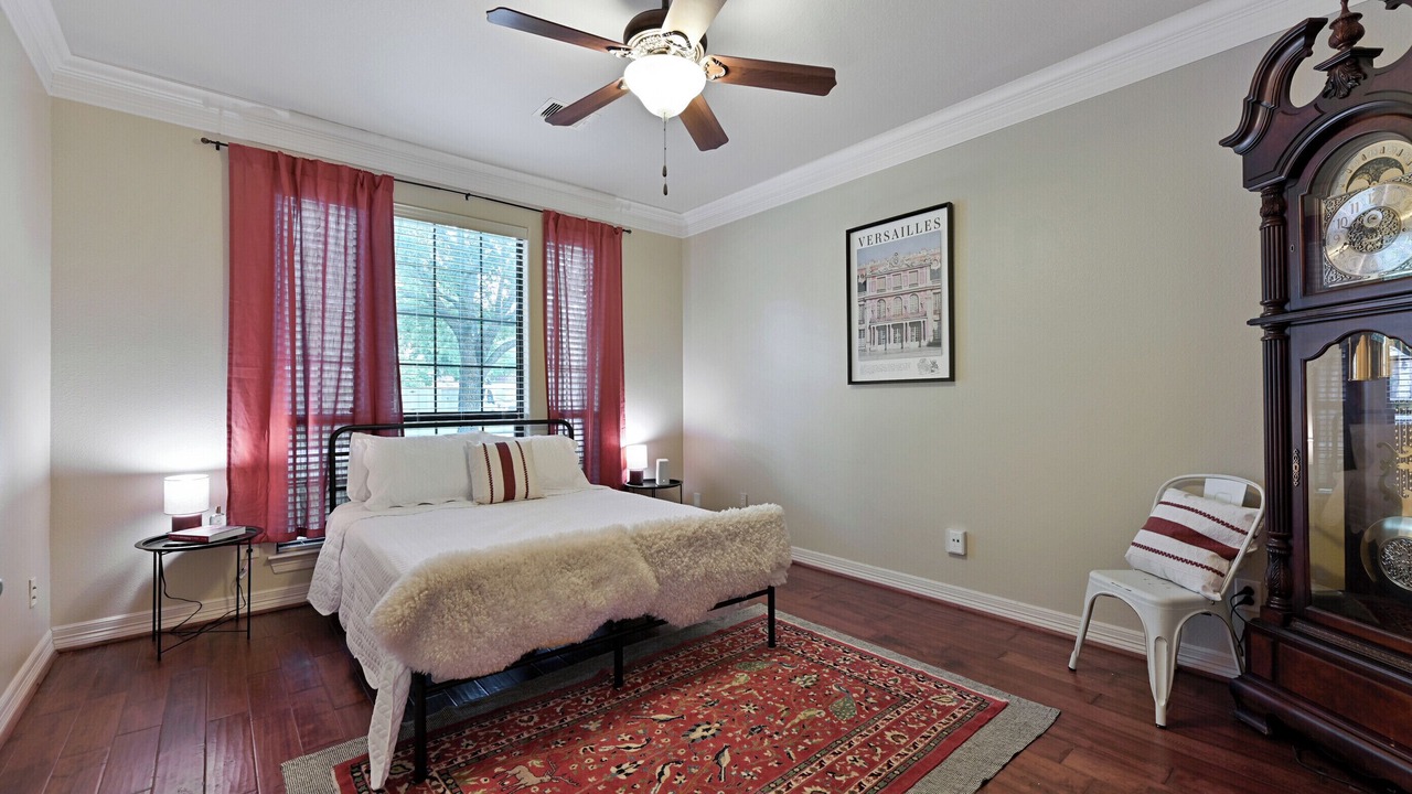 Photo of Bedroom in Friendswood