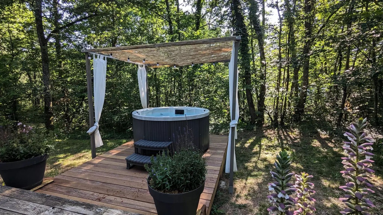 Photo of Outdoor in Biron