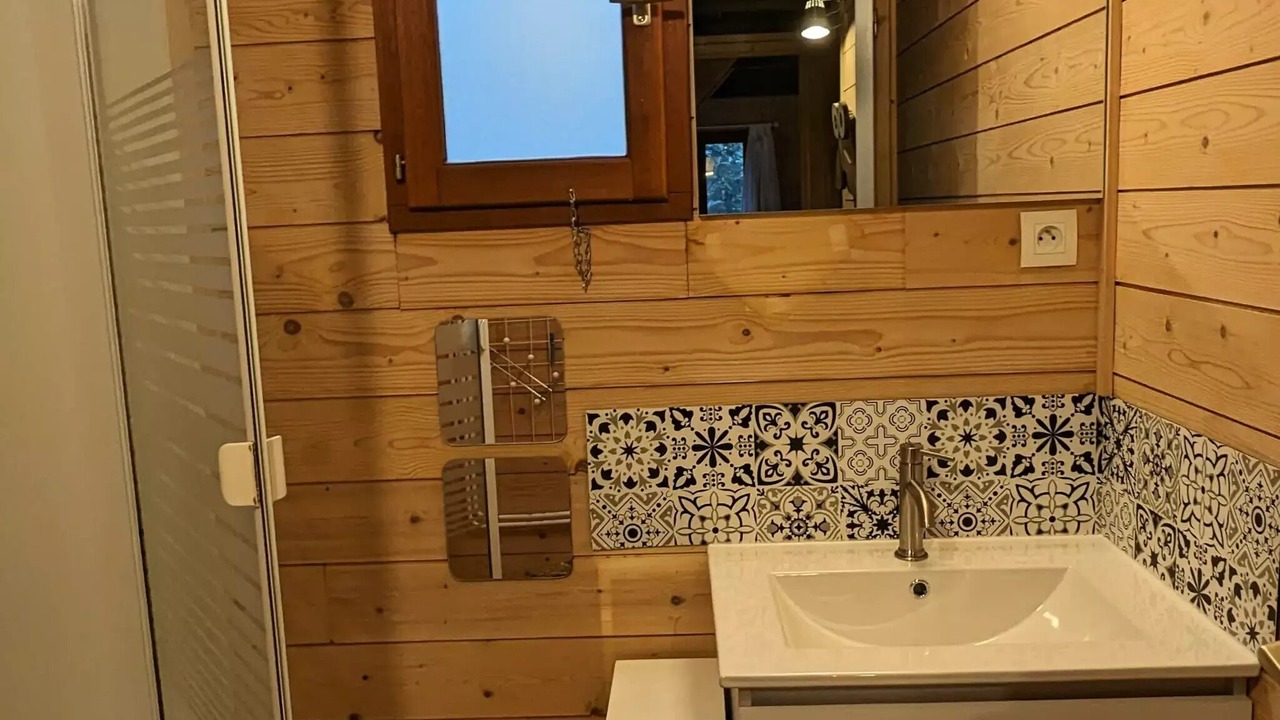 Photo of Bathroom in Biron