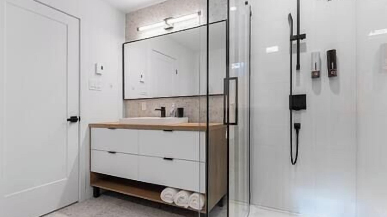 Photo of Bathroom in Lac-Swell