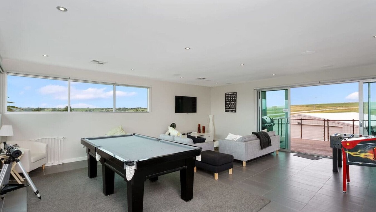 Photo of Livingroom in Long Flat